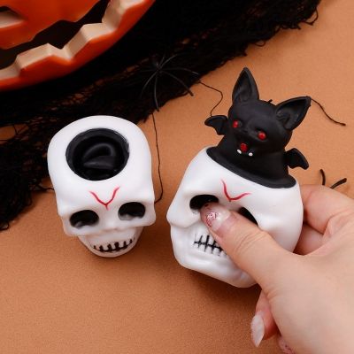 Đồ Chơi Bóp Mềm Squishy Hình Ma Quỷ Đầu Lâu Xương Trắng Dơi Đen Halloween