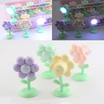 Đèn Pin Hình Bông Hoa Mini Siêu Sáng Tiện Lợi Cho Bé Đi Du Lịch Dã Ngoại